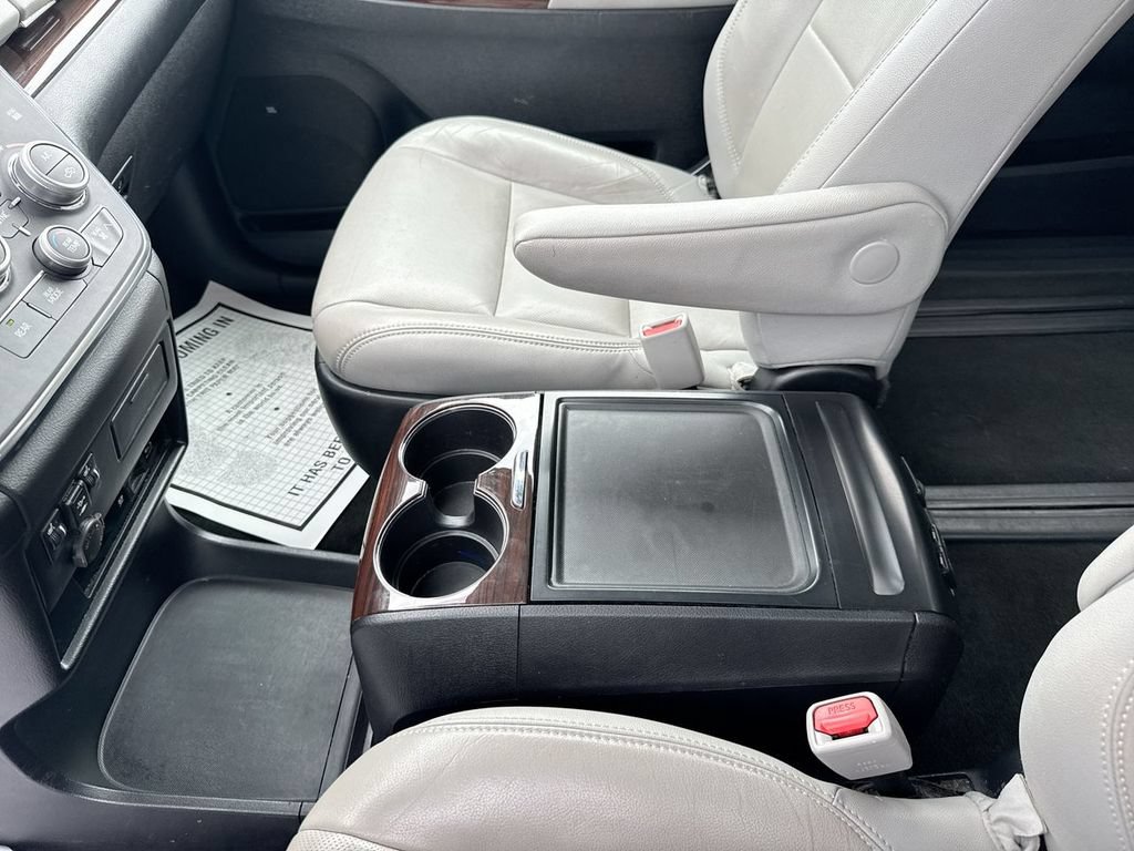 Used 2018 Toyota Sienna Limited Premium w/ Carpet Mat Package AWD/4WD image 20