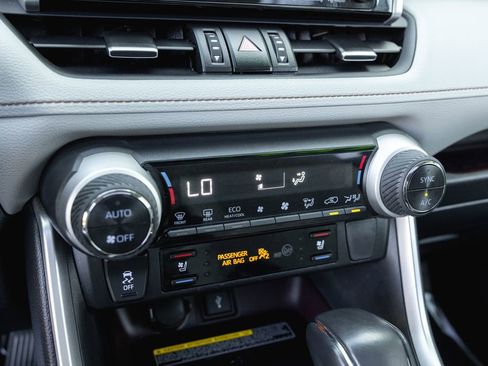 Certified 2020 Toyota RAV4 Limited image 22