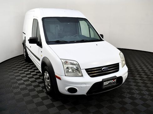 Used 2010 Ford Transit Connect XLT image 4