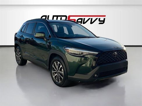 Used 2022 Toyota Corolla Cross XLE w/ Convenience Package image 1