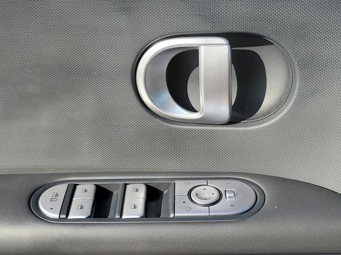 Used 2024 Hyundai Ioniq 5 SE RWD image 16