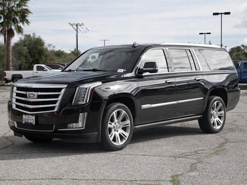 Used 2017 Cadillac Escalade ESV Premium Luxury image 42