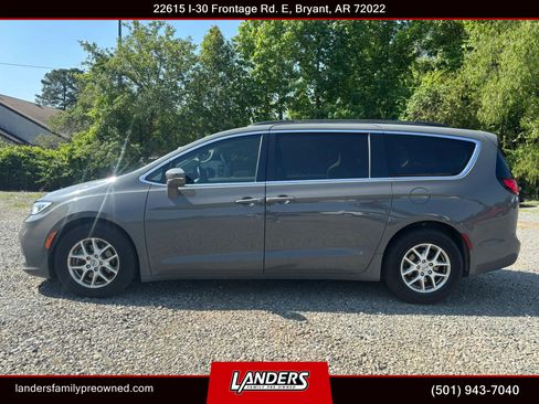Used 2022 Chrysler Pacifica Touring-L FWD image 28