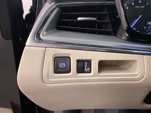 Used 2021 Cadillac XT5 Premium Luxury w/ LPO, Floor Liner Package image 19