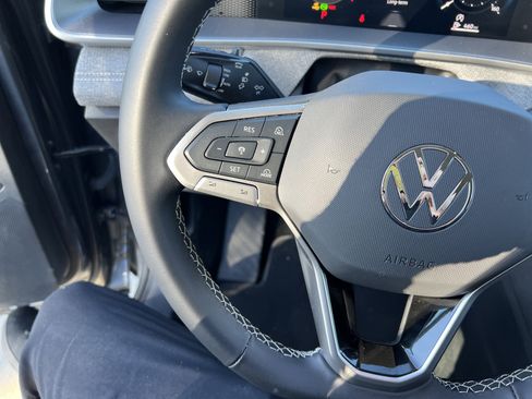 Certified 2025 Volkswagen Tiguan S image 18