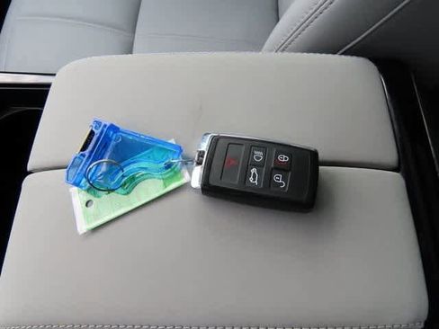 Used 2024 Land Rover Range Rover Evoque S image 31