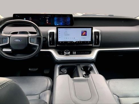 Used 2025 Ford Expedition Max Platinum AWD/4WD image 16