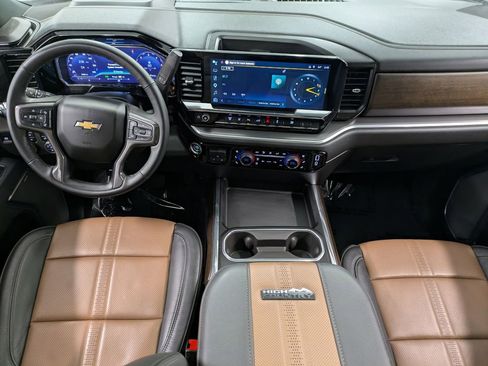Used 2025 Chevrolet Silverado 2500 High Country w/ High Country Premium Package AWD/4WD image 24