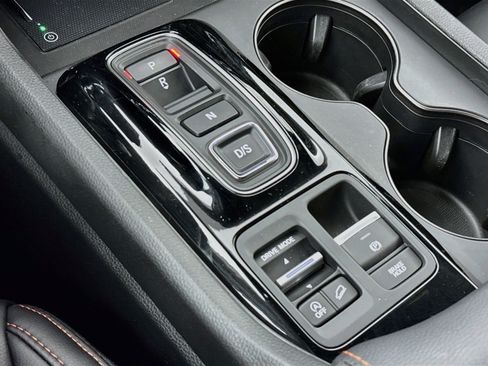 Certified 2025 Honda Pilot TrailSport image 16