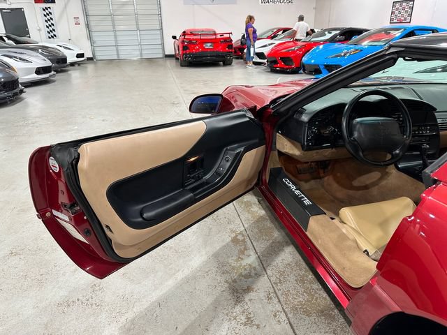 Used 1994 Chevrolet Corvette Coupe RWD image 13