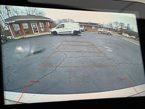 Used 2018 Chevrolet Malibu LT image 16