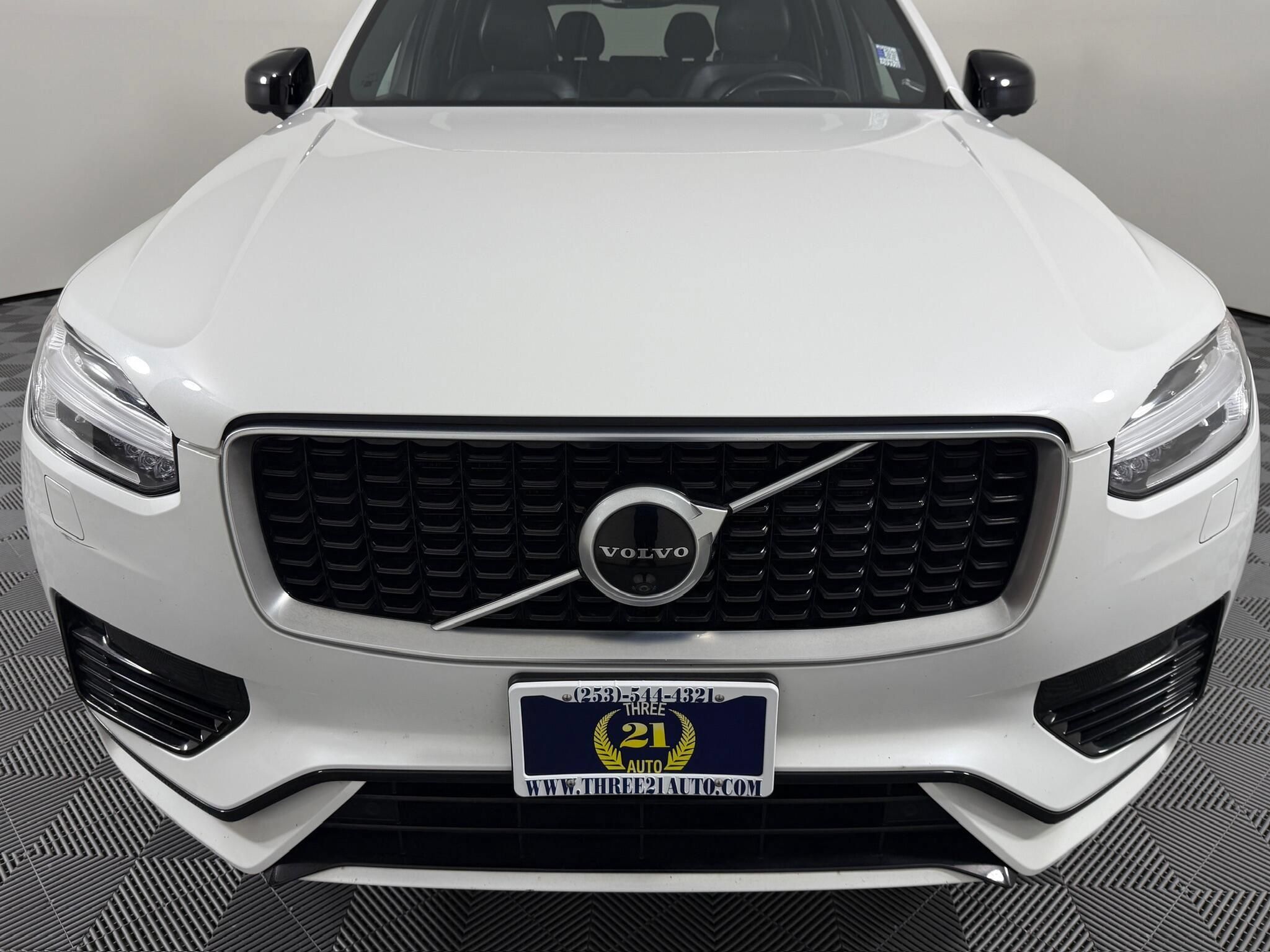 Used 2020 Volvo XC90 T8 R-Design w/ Protection Package AWD/4WD image 3