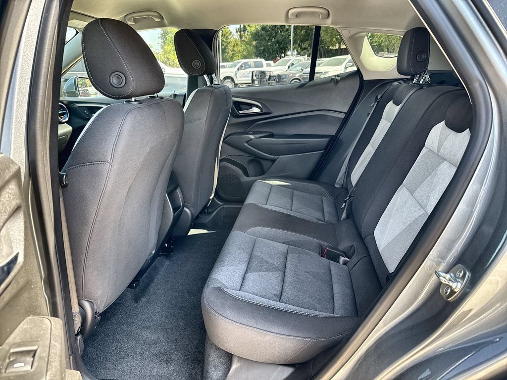 Certified 2024 Chevrolet Trax LS w/ LS Convenience Package FWD image 21