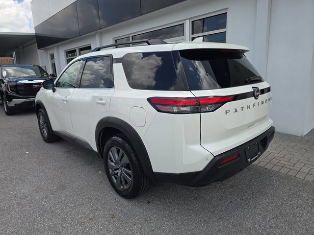 Used 2025 Nissan Pathfinder SV FWD image 5