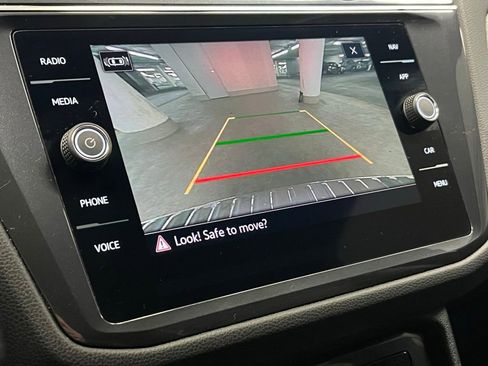 Used 2022 Volkswagen Tiguan SEL R-Line image 27