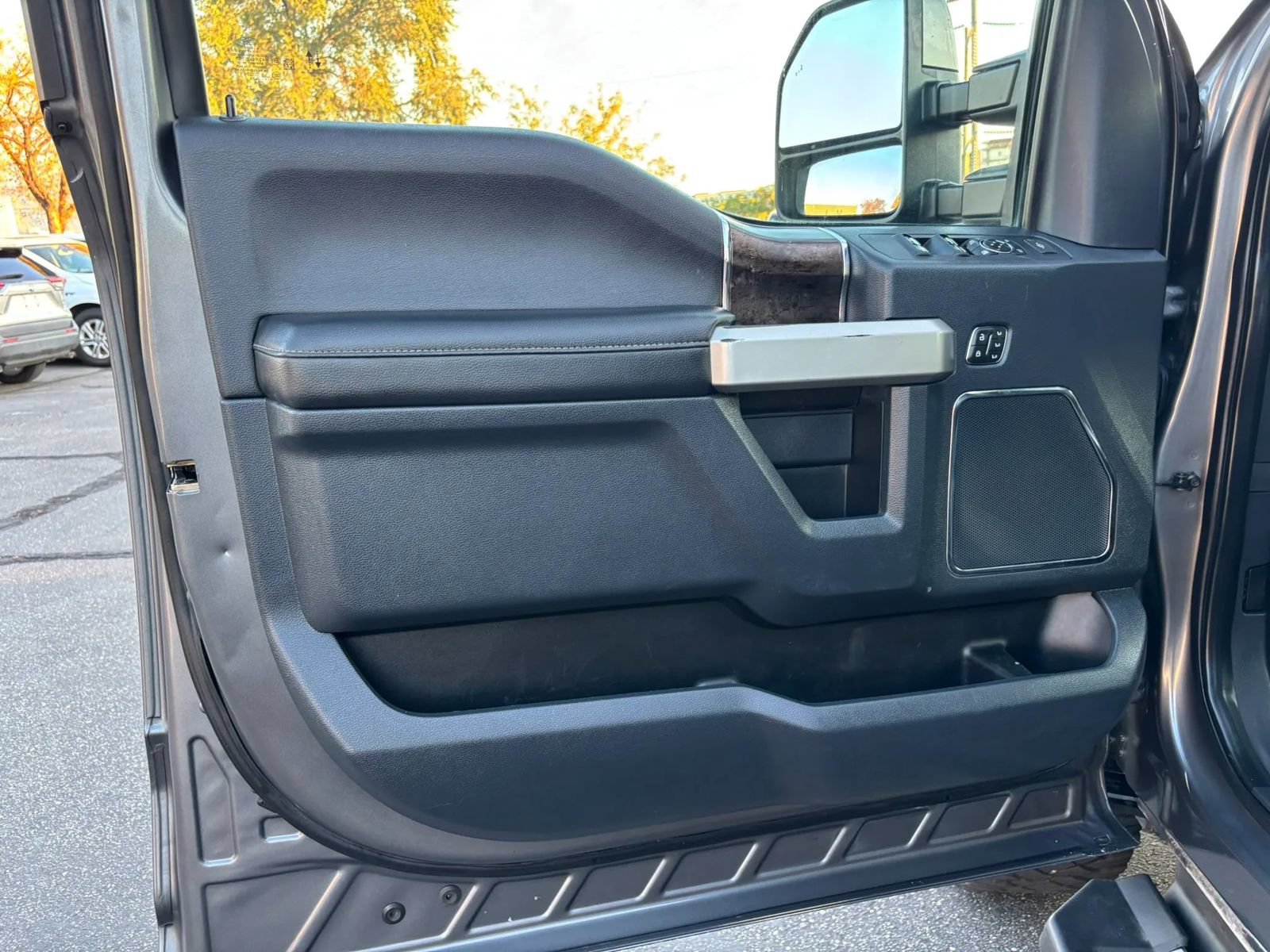 Used 2022 Ford F350 Lariat AWD/4WD image 10