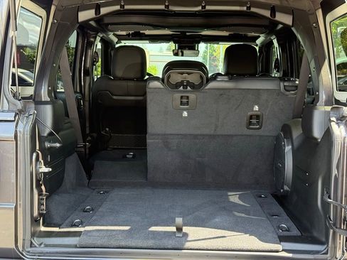 Used 2025 Jeep Wrangler Unlimited Rubicon AWD/4WD image 11
