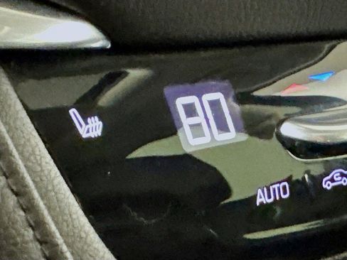 Used 2017 Cadillac XT5 Luxury image 23