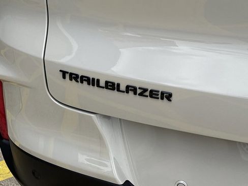 New 2026 Chevrolet TrailBlazer RS w/ Convenience Package FWD image 5