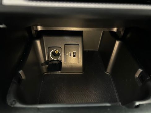 Used 2025 Ford Explorer ST-Line w/ ST-Line Street Pack image 47