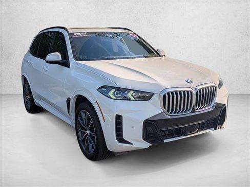Used 2024 BMW X5 xDrive40i w/ M Sport Package AWD/4WD image 3
