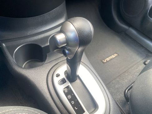 Used 2015 Nissan Versa SV FWD image 17