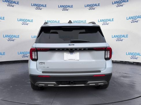 New 2026 Ford Explorer Active w/ Active Comfort Package image 8
