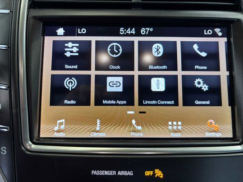 Used 2019 Lincoln Nautilus Premier AWD/4WD image 27