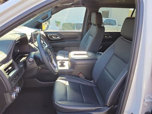 Certified 2023 GMC Yukon XL SLT image 24