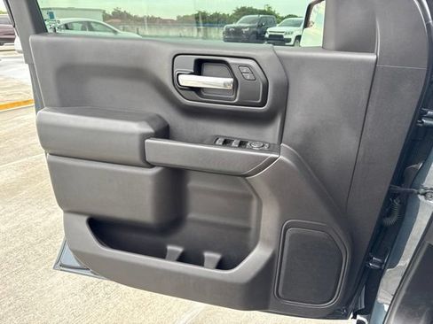 Used 2019 Chevrolet Silverado 1500 Custom w/ Custom Value Package RWD image 10
