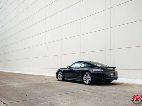 Used 2017 Porsche 718 Cayman image 19