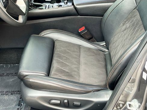 Used 2023 Nissan Maxima SR w/ Sport Mat Group FWD image 20