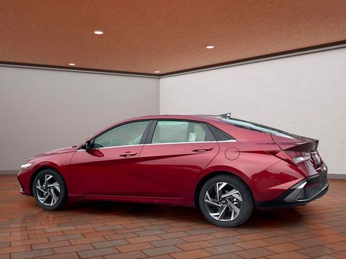 New 2025 Hyundai Elantra Limited image 8