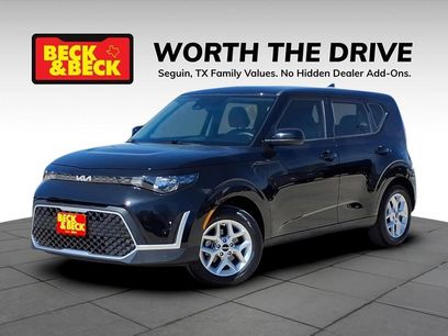 Used 2025 Kia Soul LX