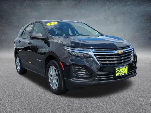Certified 2023 Chevrolet Equinox LS w/ LS Convenience Package image 3