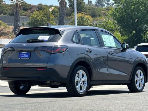 Used 2025 Honda HR-V LX image 3