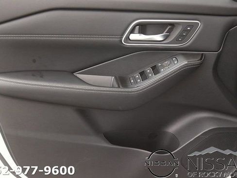 New 2026 Nissan Rogue Platinum w/ Platinum Premium Package AWD/4WD image 9