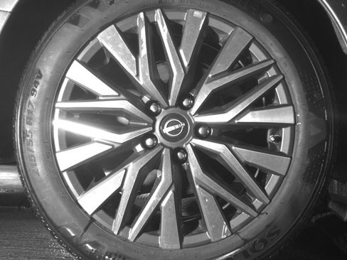 Used 2025 Nissan Altima 2.5 SV FWD image 15