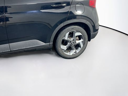 Used 2023 Hyundai Venue SEL image 29