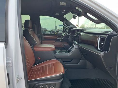 Used 2025 GMC Sierra 2500 Denali Ultimate image 18