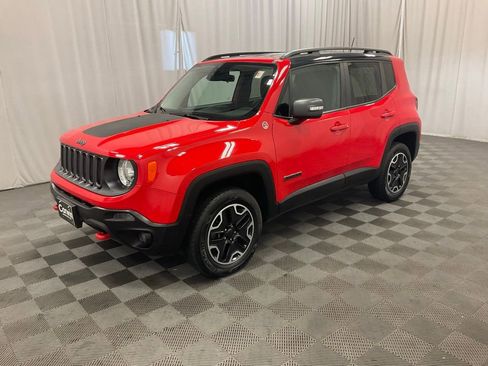Used 2017 Jeep Renegade Trailhawk w/ Cold Weather Group II image 10
