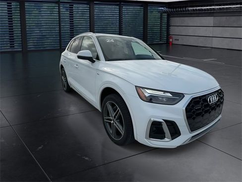 Used 2024 Audi Q5 e Premium Plus image 2