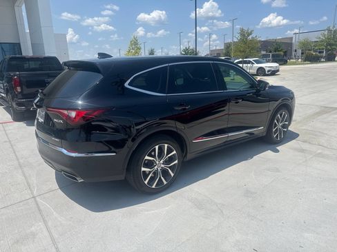 Used 2023 Acura MDX SH-AWD w/ Technology Package image 3