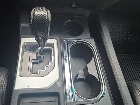 Used 2015 Toyota Tundra SR5 w/ SR5 Upgrade Package image 32