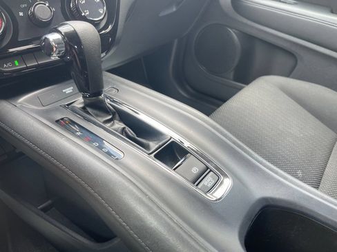 Used 2018 Honda HR-V LX image 18