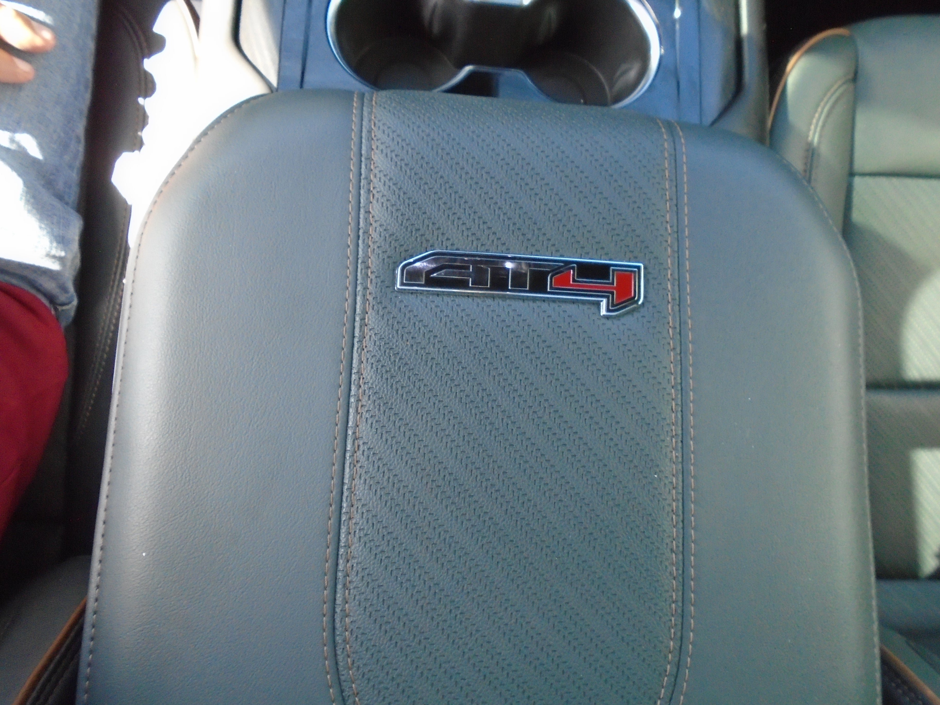 Used 2025 GMC Yukon AT4 AWD/4WD image 74