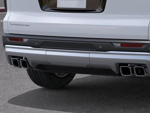 New 2026 Chevrolet Traverse LT w/ Sun and Wheel Package FWD image 15