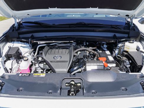 Certified 2025 Toyota Grand Highlander AWD image 15