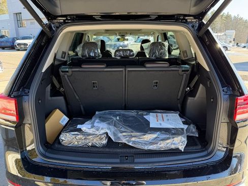 New 2026 Volkswagen Atlas Peak Edition image 13