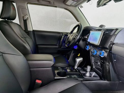 Used 2023 Toyota 4Runner TRD Off-Road Premium AWD/4WD image 36